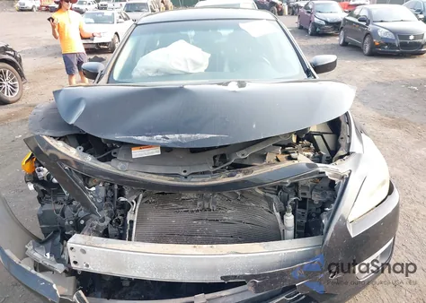 2013 Nissan Altima 2.5 Sv z USA, uszkodzony, nr VIN 1N4AL3AP2DC143695